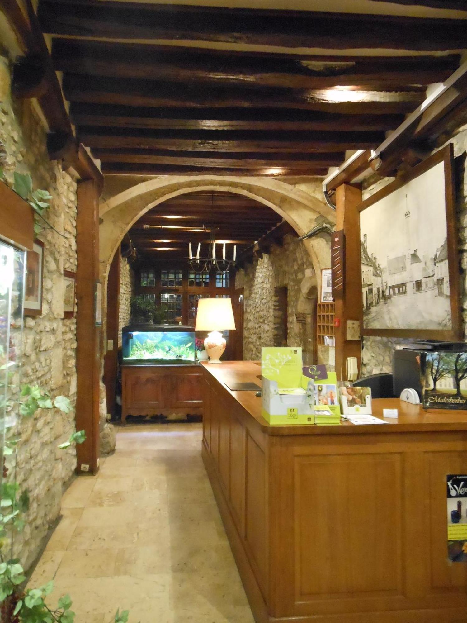 Logis - Hotel Restaurant L'Ecu De France Malesherbes Ngoại thất bức ảnh