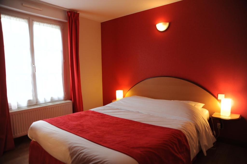 Logis - Hotel Restaurant L'Ecu De France Malesherbes Phòng bức ảnh