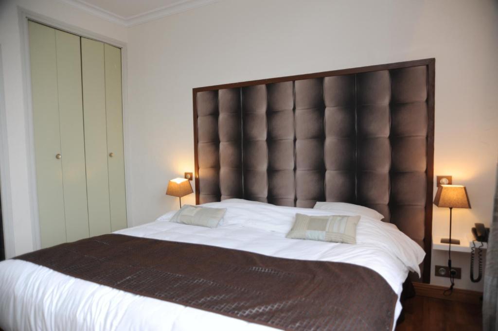 Logis - Hotel Restaurant L'Ecu De France Malesherbes Ngoại thất bức ảnh