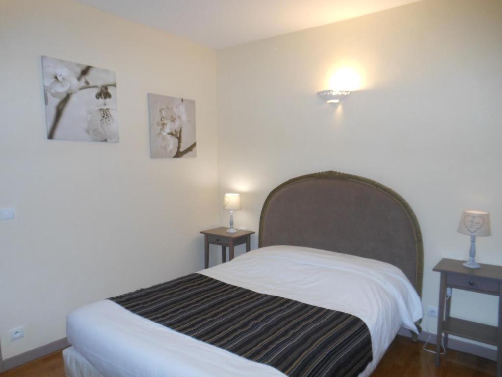 Logis - Hotel Restaurant L'Ecu De France Malesherbes Phòng bức ảnh